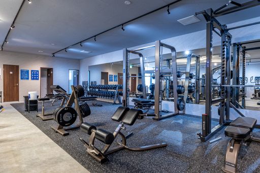LifeFit 砥堀の館内(パワーラックとフリーウエイト)